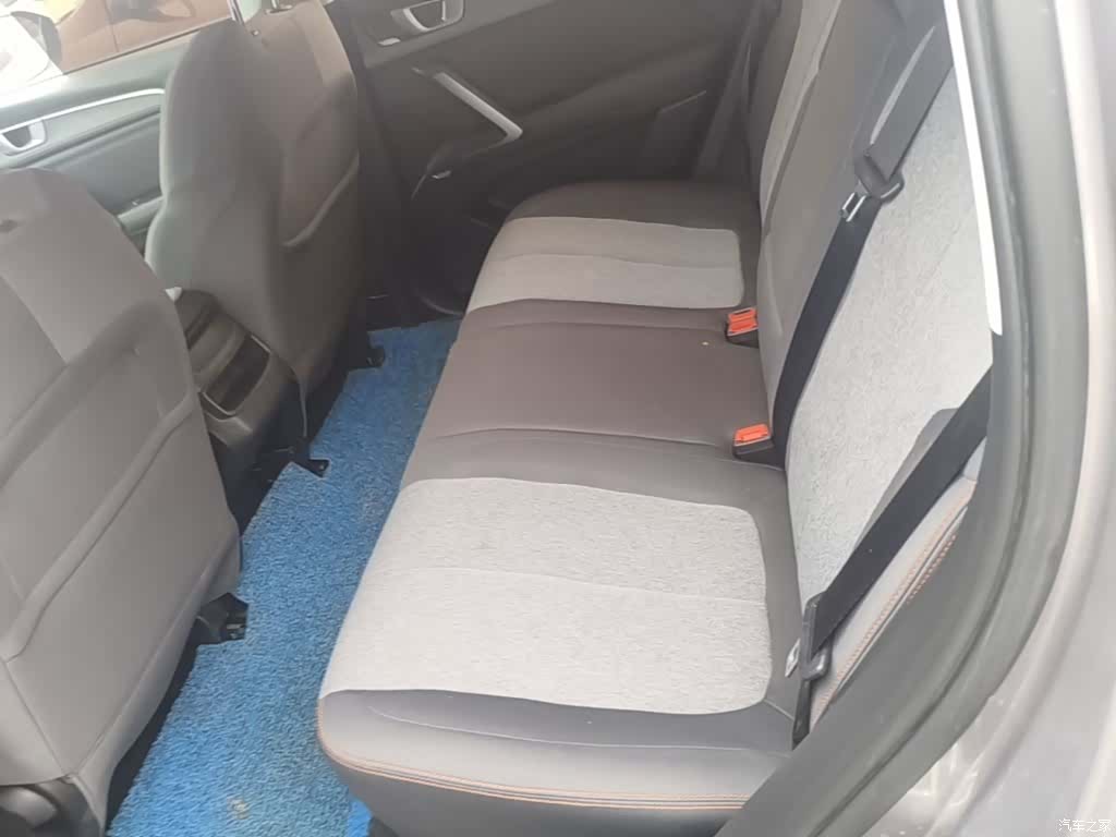 Wuling RS-5, 2020 17