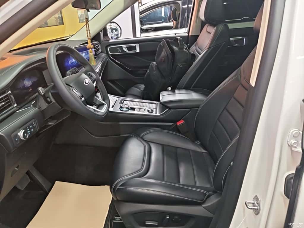 Ford Explorer, 2023 15