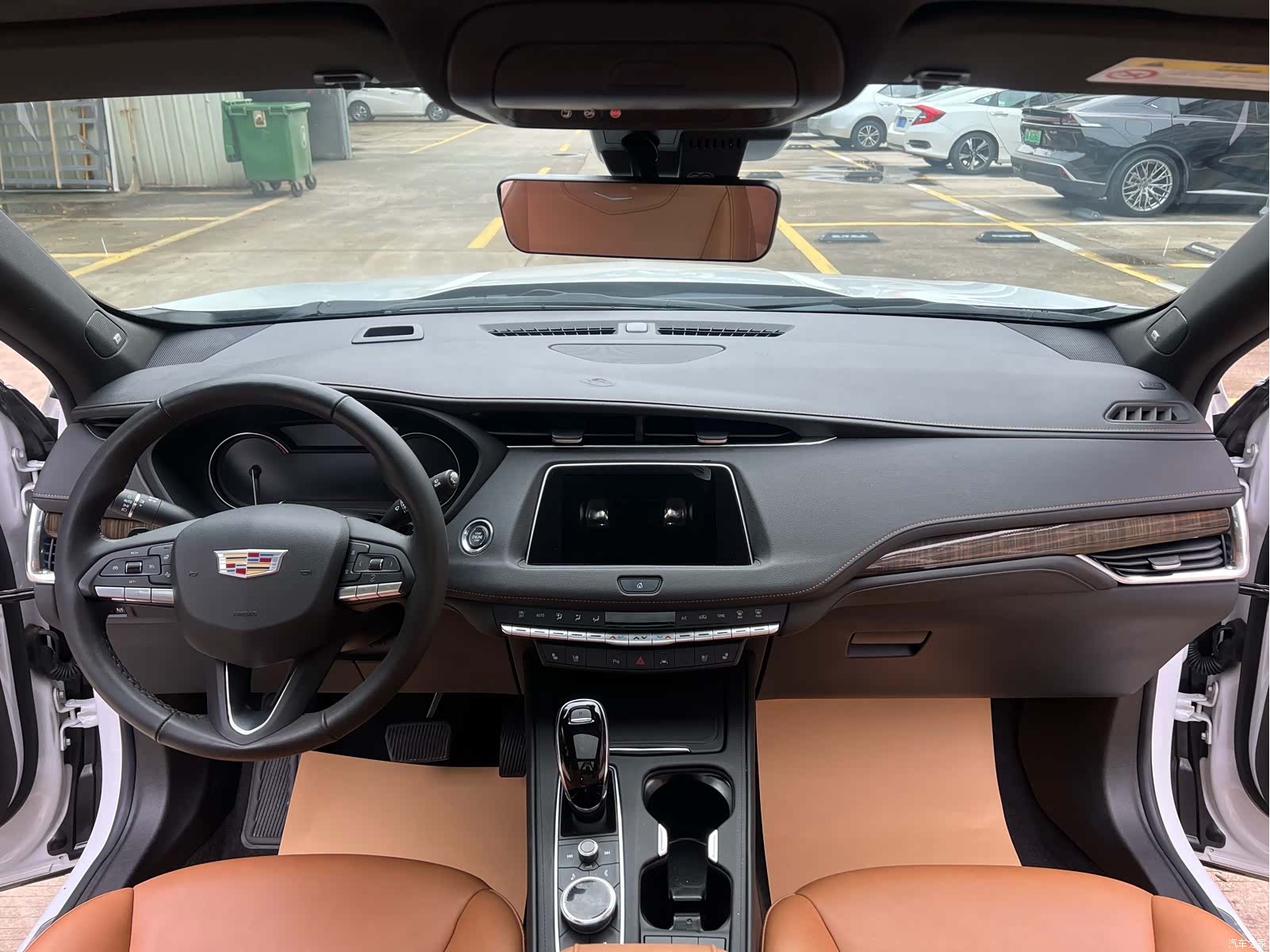 Cadillac XT4, 2023 все фото