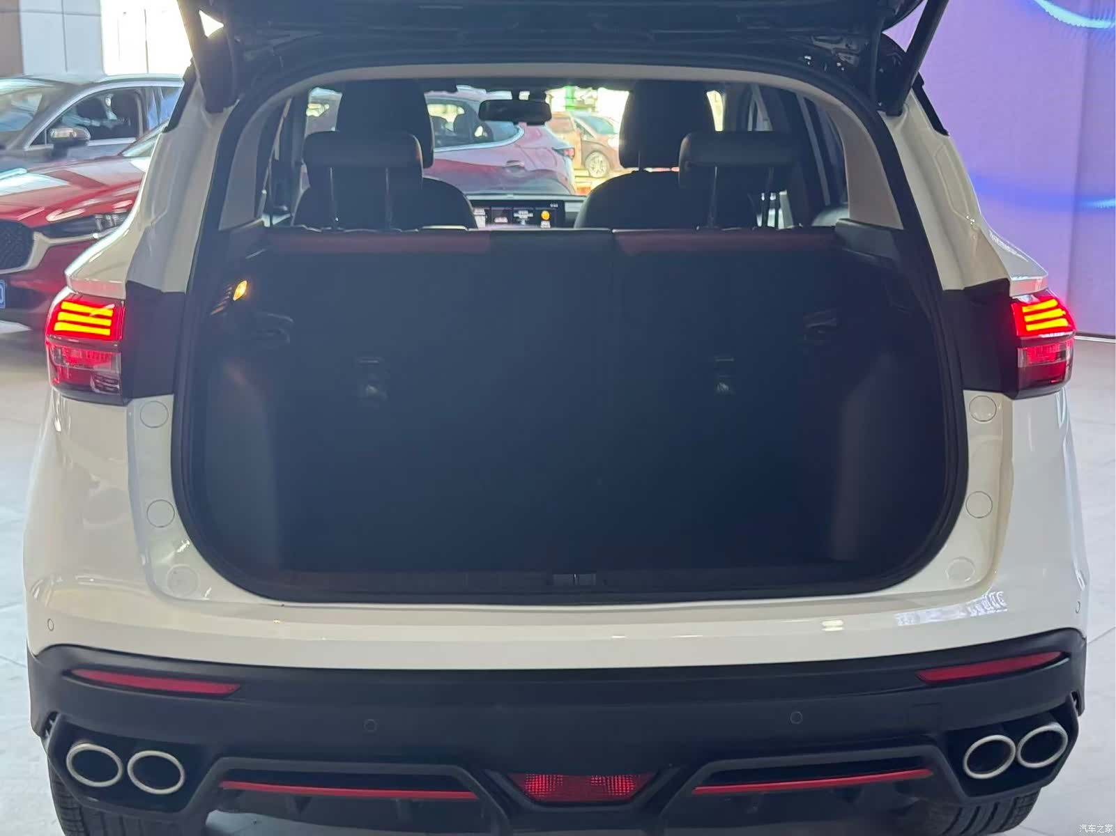 Geely Coolray, 2022 6