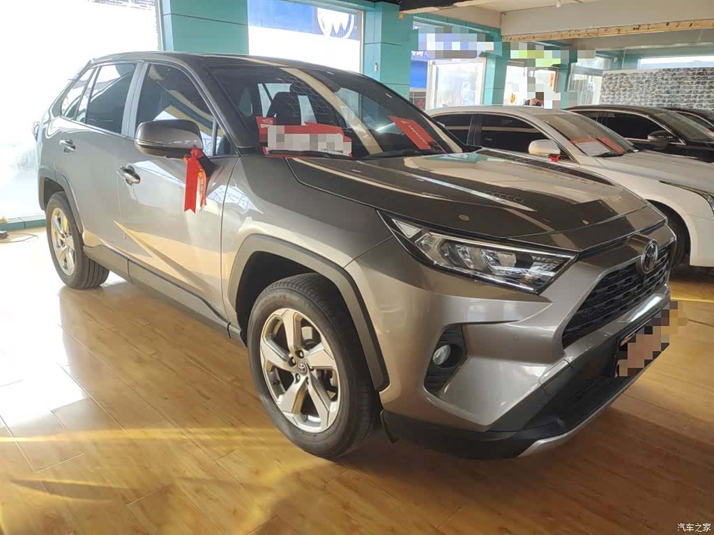 Toyota RAV4, 2023 4
