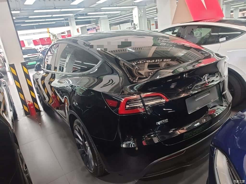 Tesla Model Y, 2022 все фото