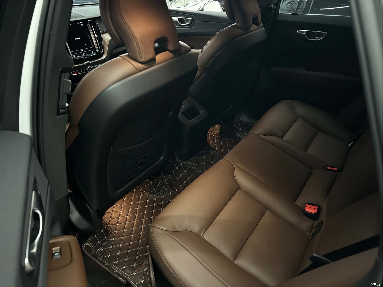 Volvo XC60, 2024 9