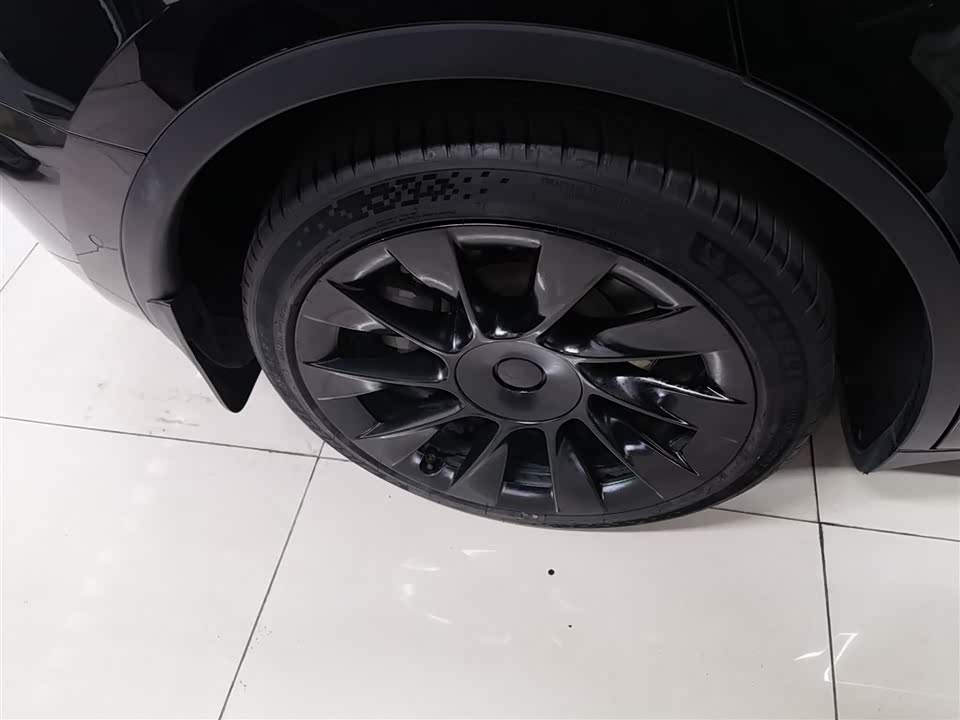 Tesla Model Y Tesla Model Y