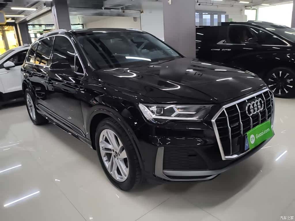 Audi Q7, 2023 4