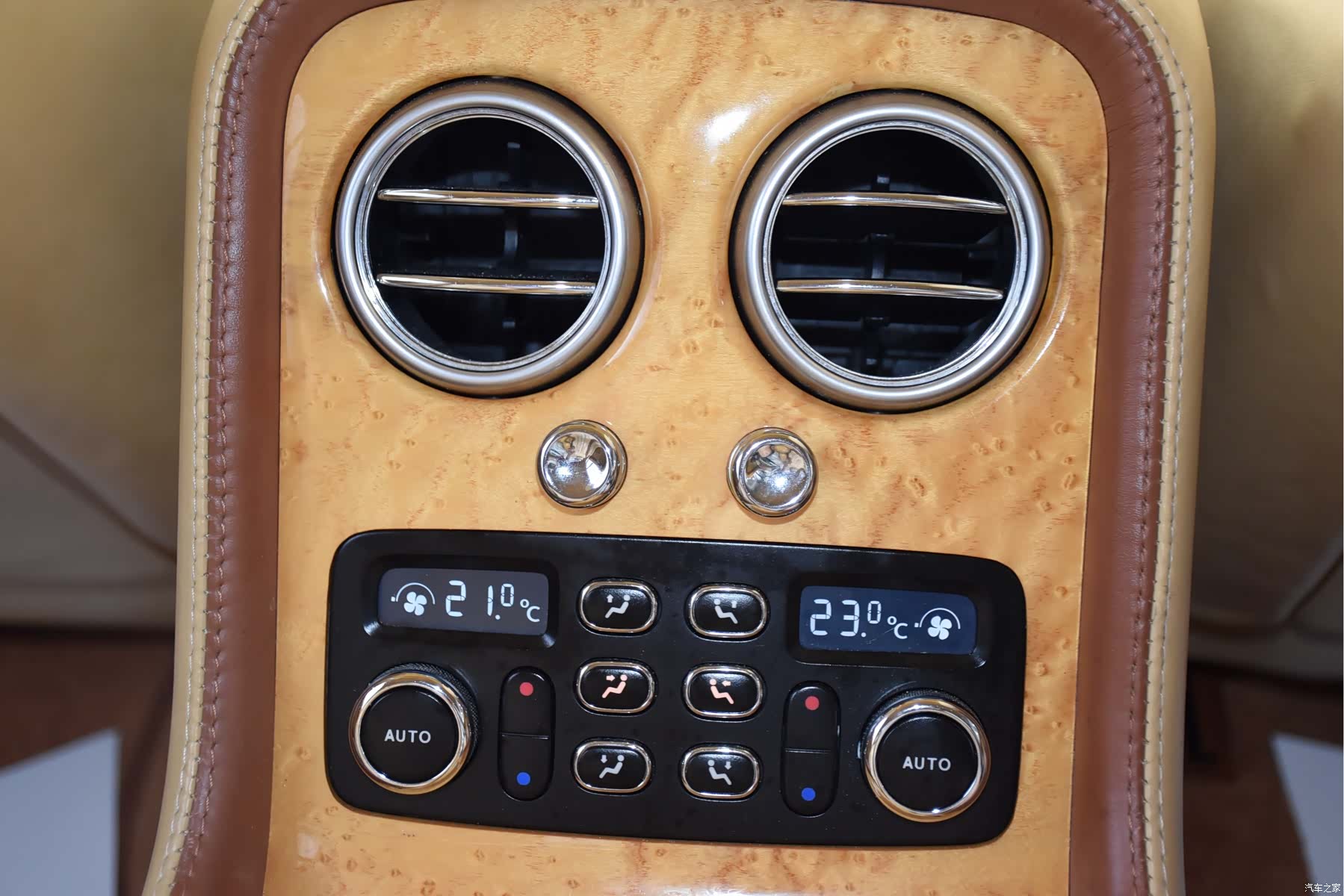 Bentley Flying Spur, 2008 11