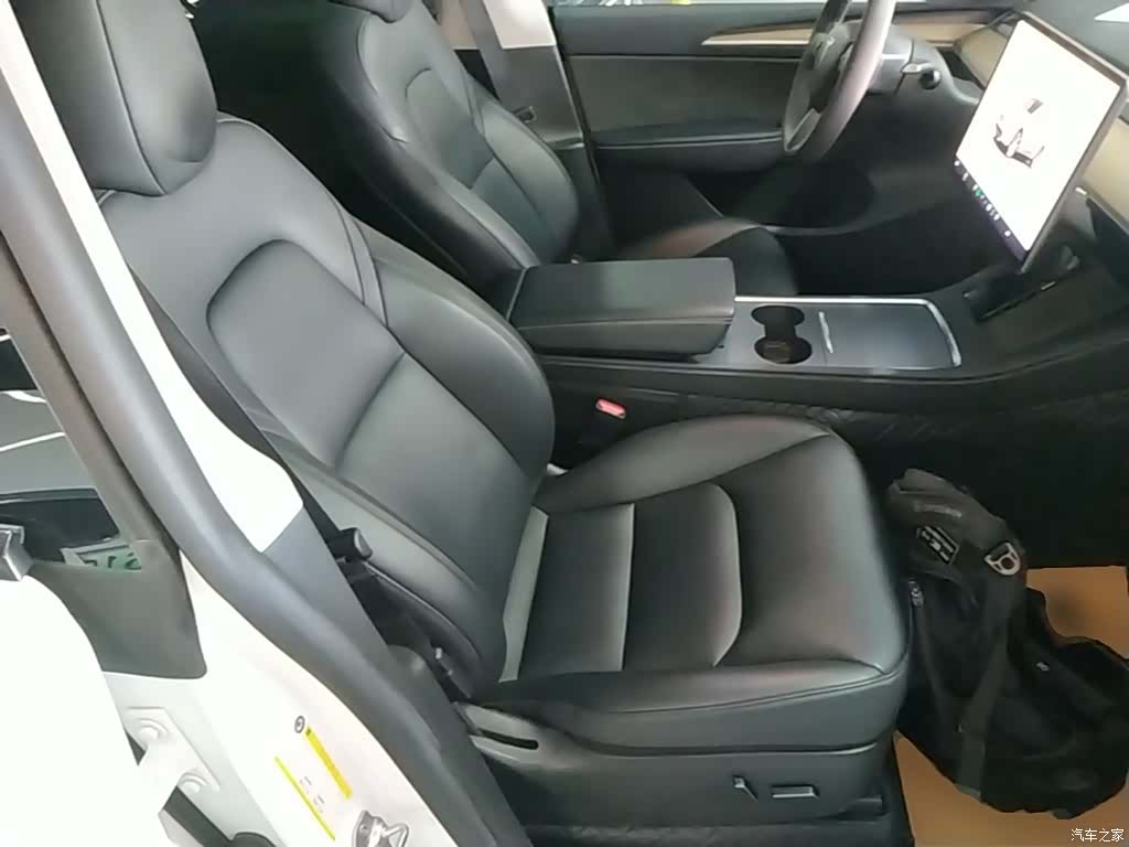 Tesla Model Y, 2022 25