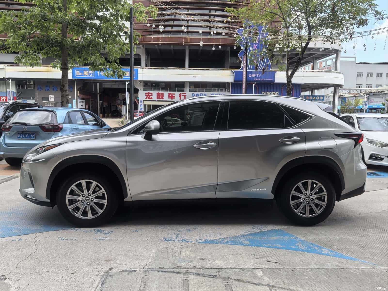 Lexus NX, 2021 12