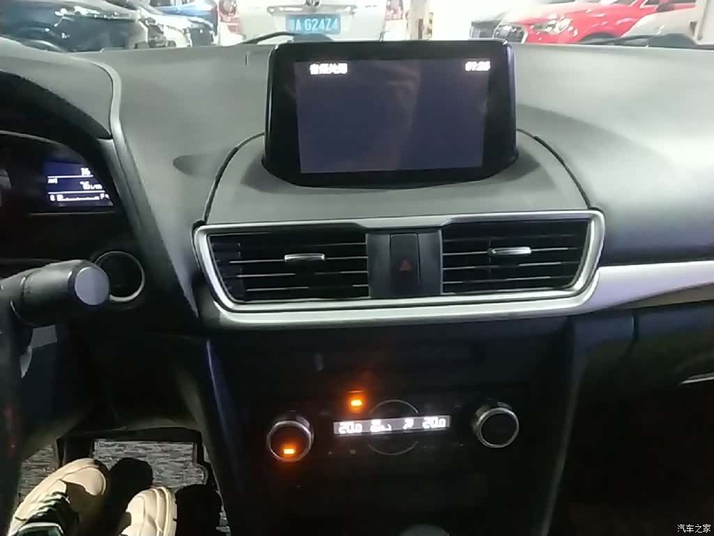 Mazda Mazda3, 2017 13