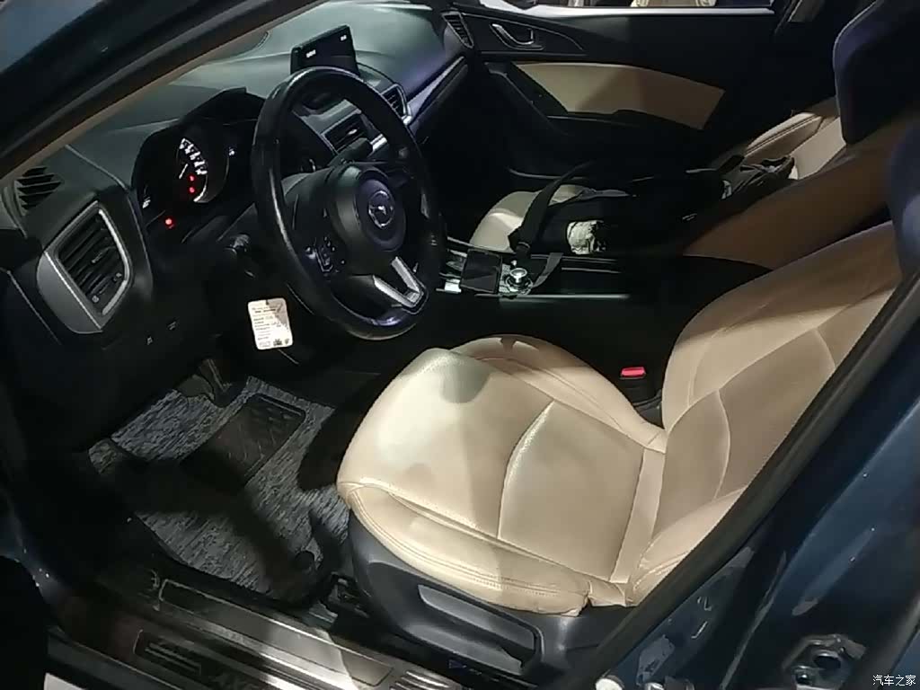Mazda Mazda3, 2017 15