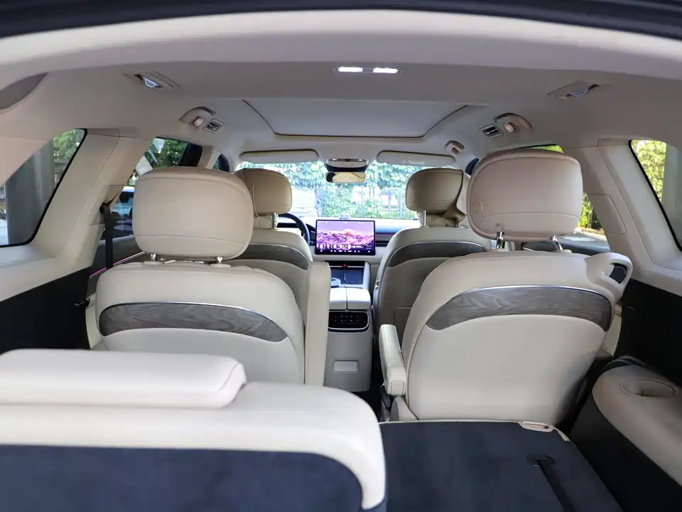 AITO Ask the world M7