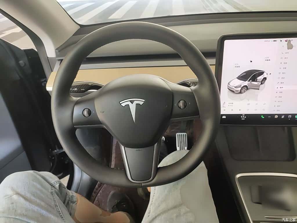 Tesla Model Y, 2023 11