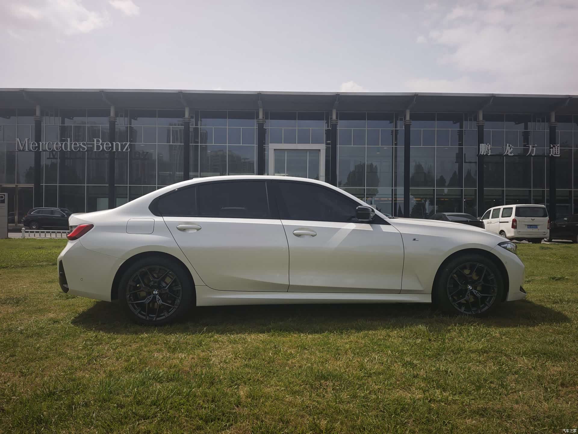 BMW 3 Series, 2025 4