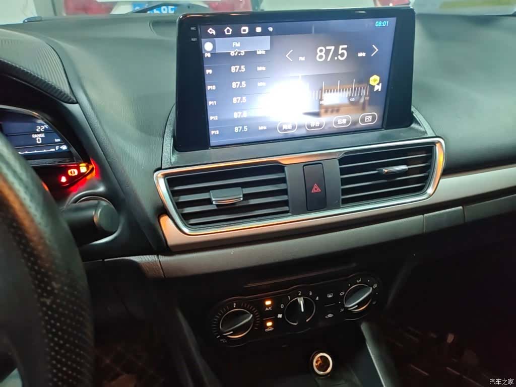 Mazda Mazda3, 2016 13