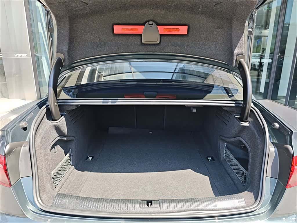 Audi A4L, 2024 9