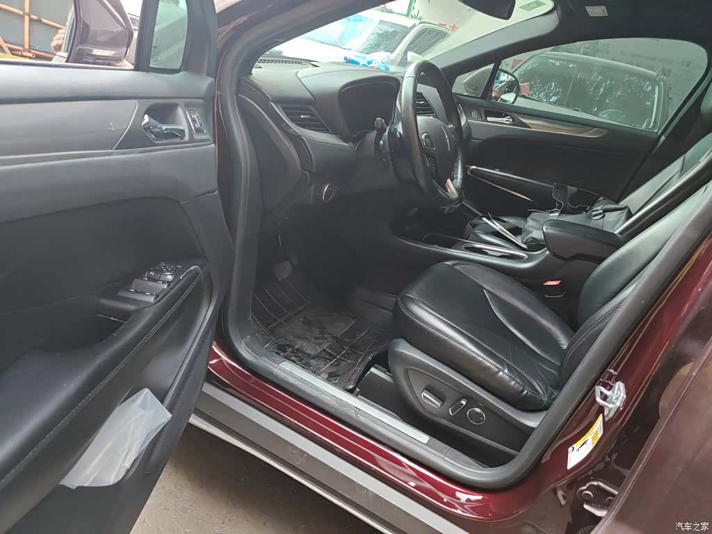 Lincoln MKC, 2019 14
