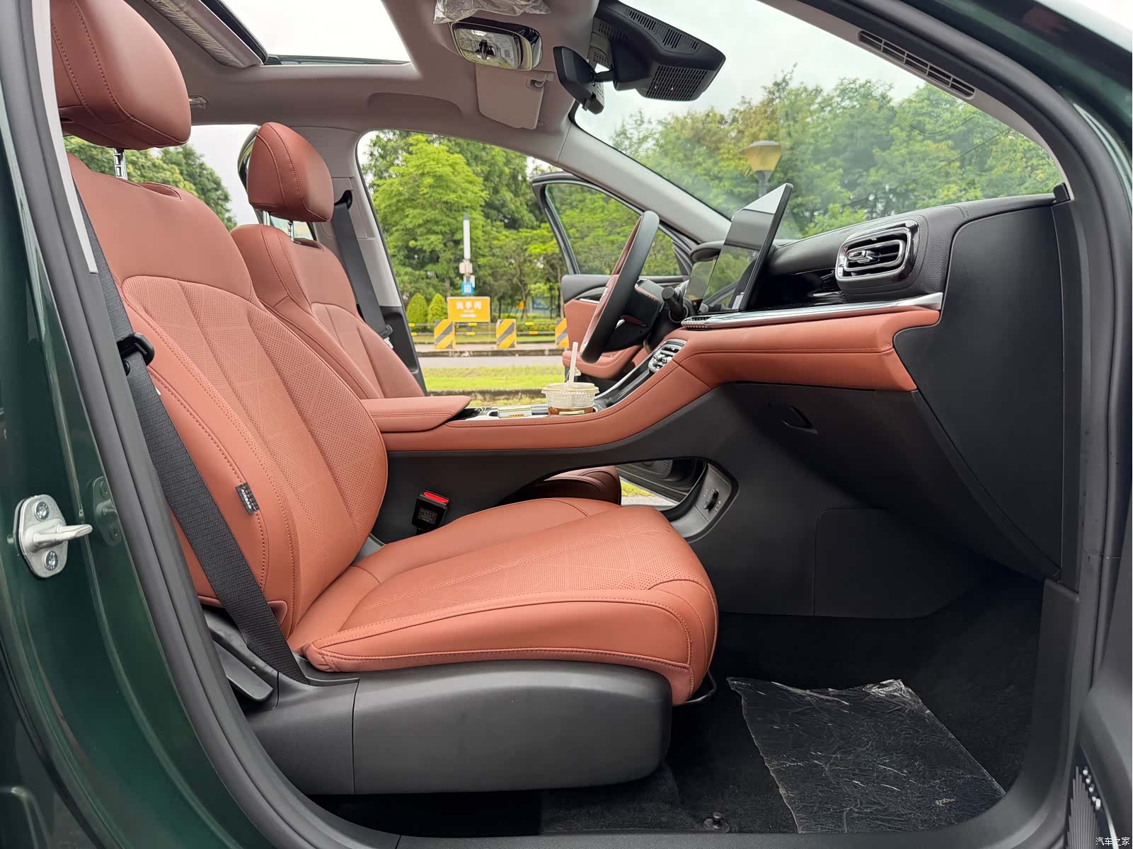 Geely Emgrand, 2025 16