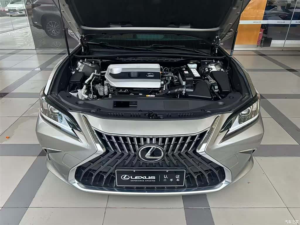 Lexus ES, 2022 9