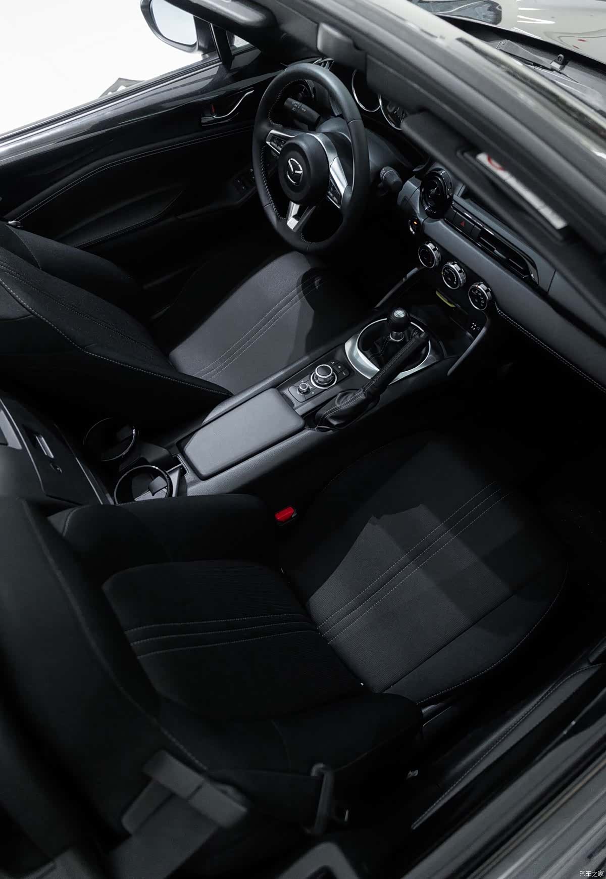 Mazda MX-5, 2023 8