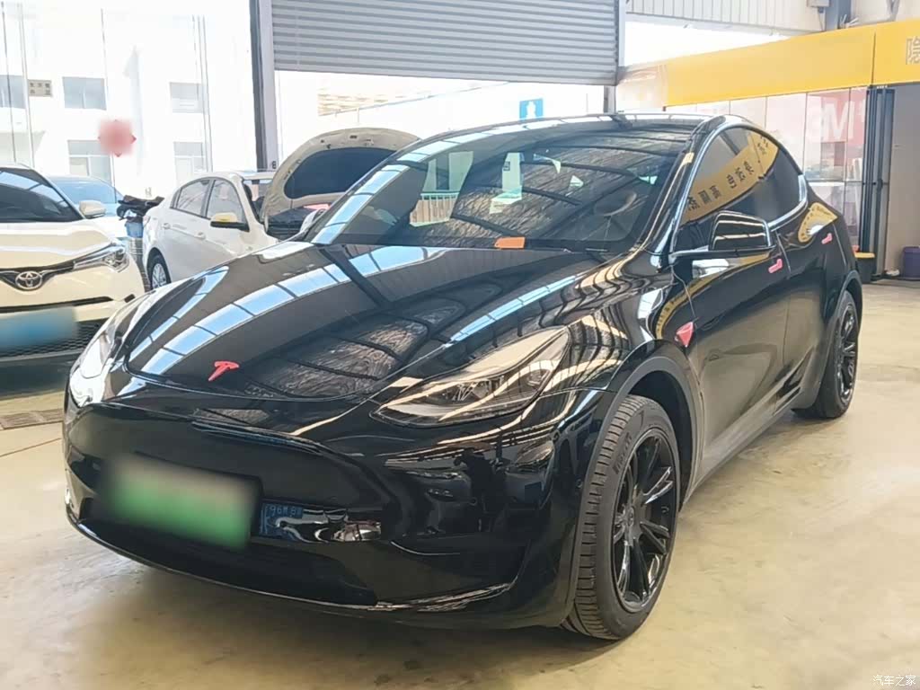 Tesla Model Y, 2022 2