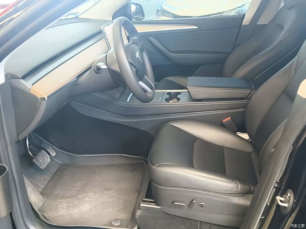 Tesla Model Y, 2022 15