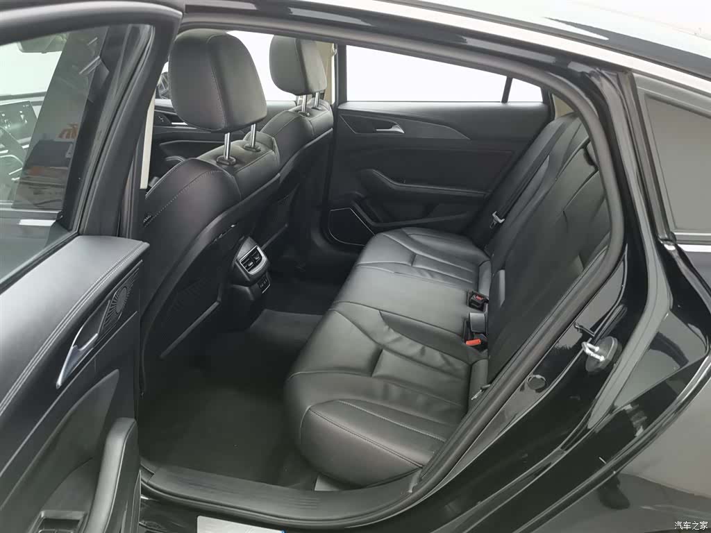 Hongqi H5, 2023 15
