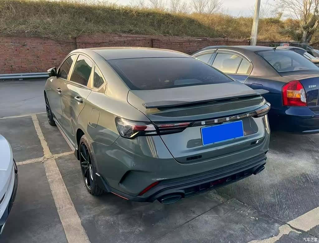 Geely Binray, 2022 6