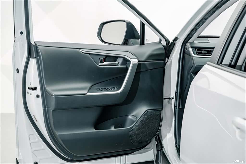 Toyota RAV4, 2020 17