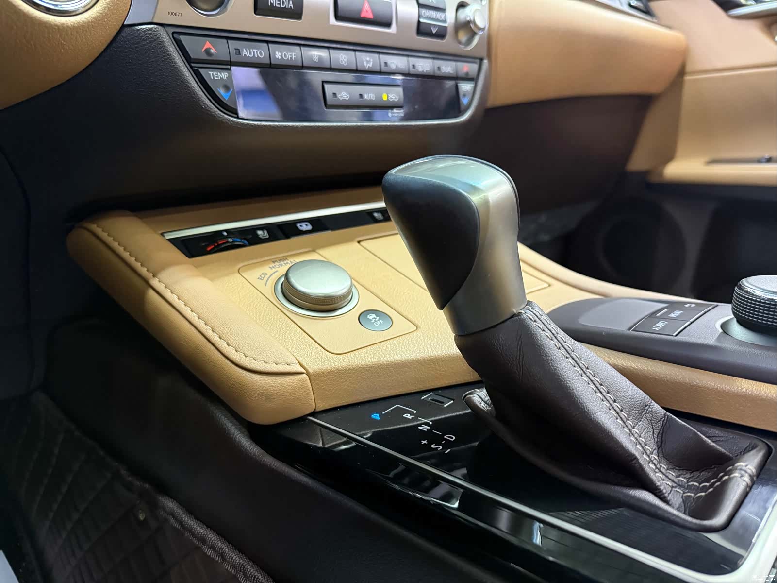 Lexus ES, 2016 15