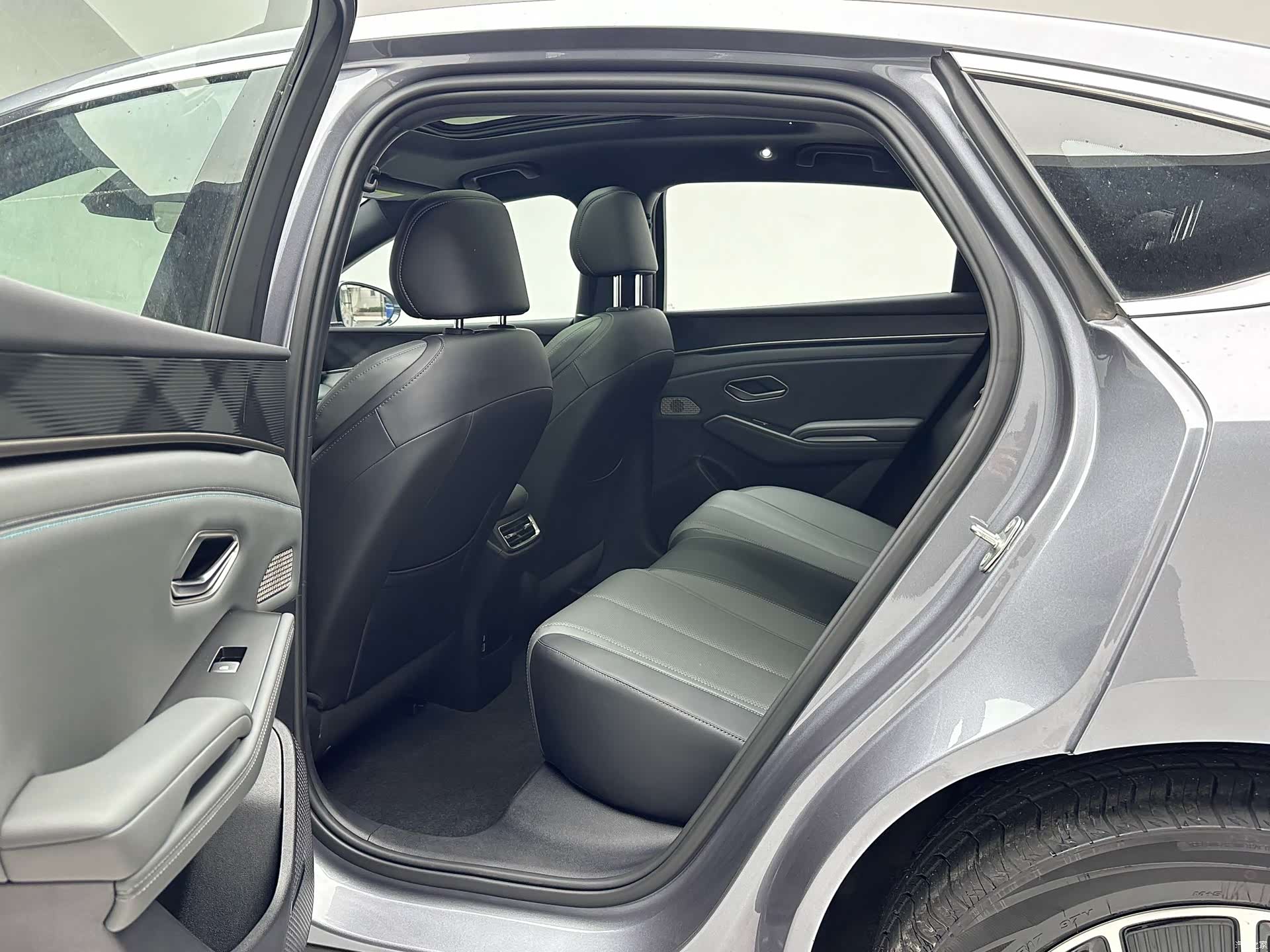 BYD Qin, 2025 10
