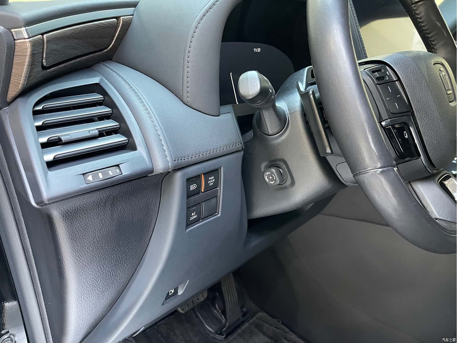 Toyota Vellfire, 2024 17