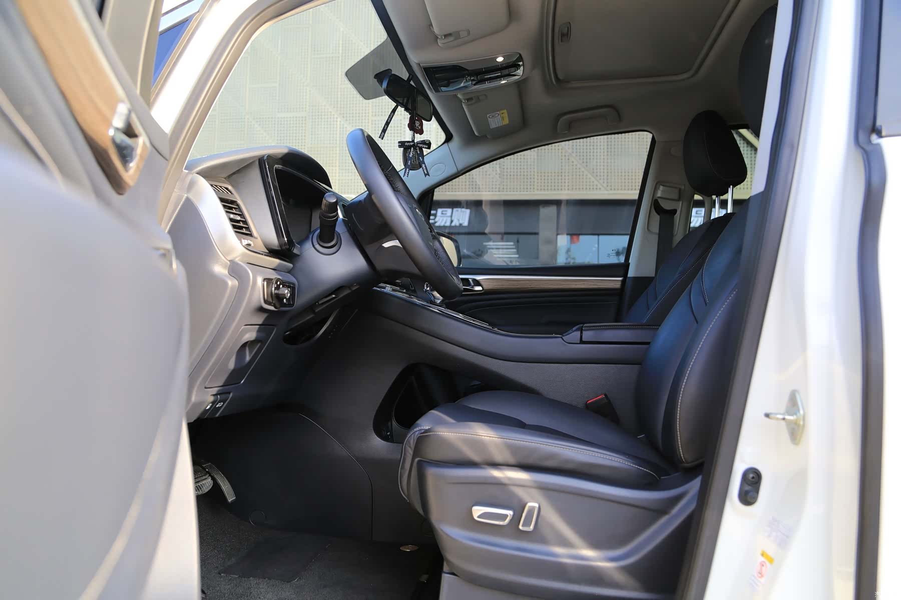 Trumpchi M8, 2022 14