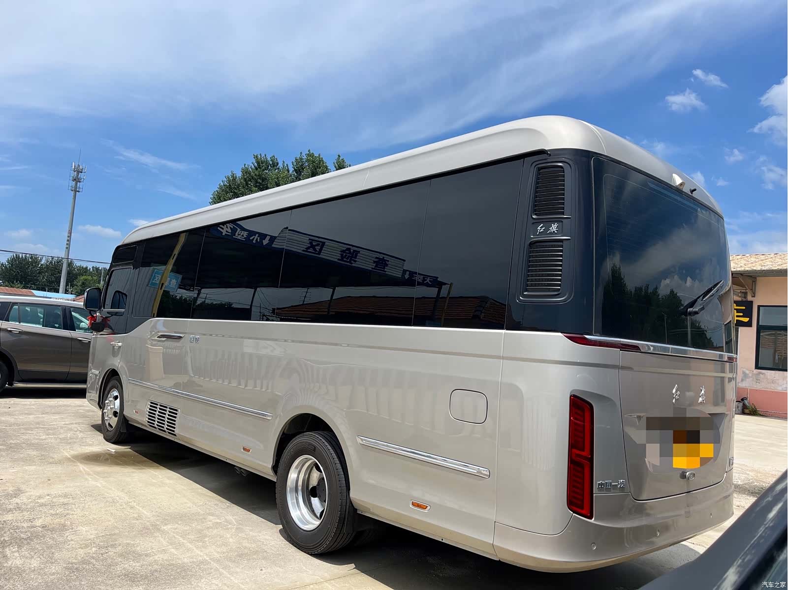 Hongqi 17, 2025 3