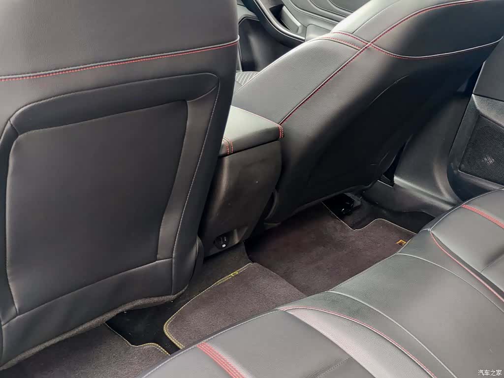 Ford Focus, 2023 9