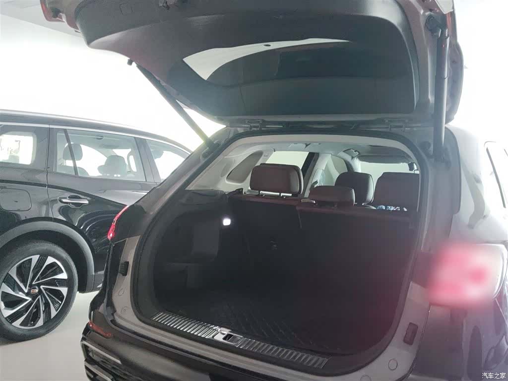 Hongqi HS5, 2023 15