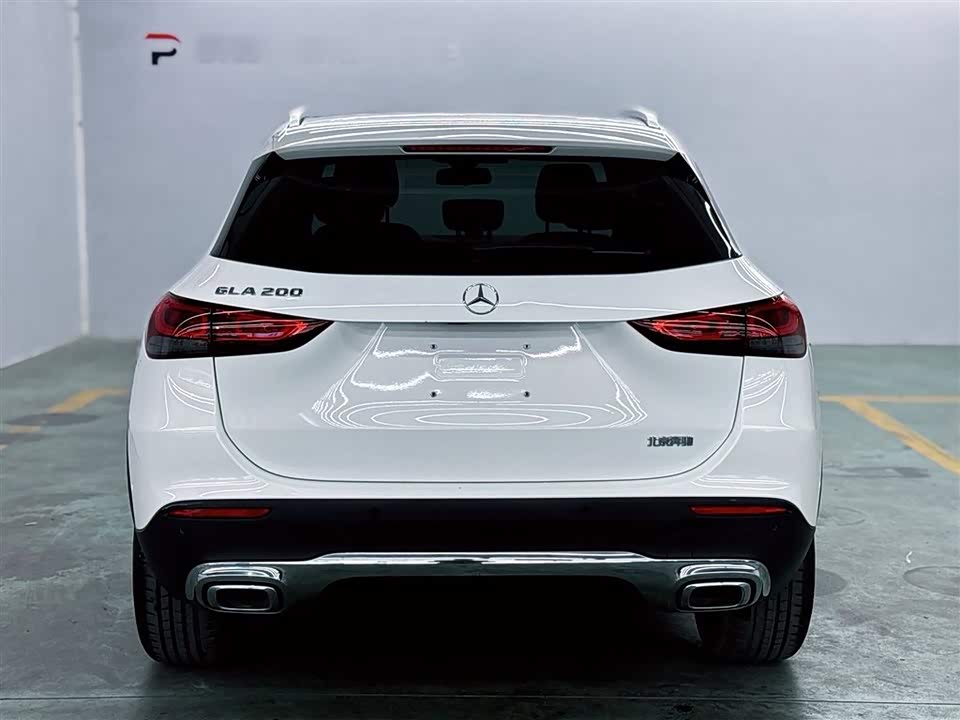 Mercedes-Benz GLA Mercedes-Benz GLA