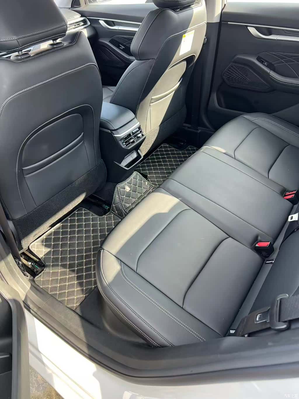 Geely Emgrand, 2025 11