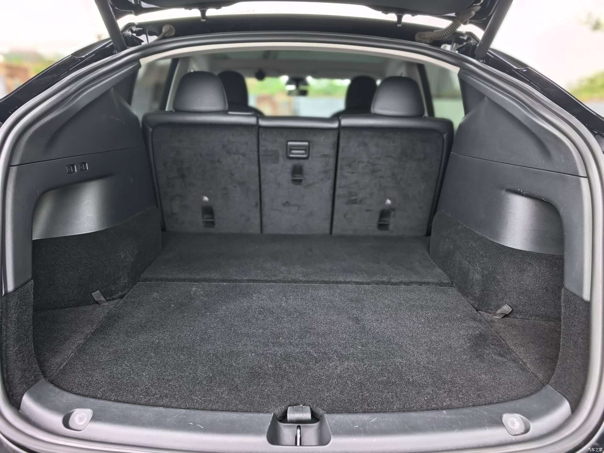 Tesla Model Y, 2022 13