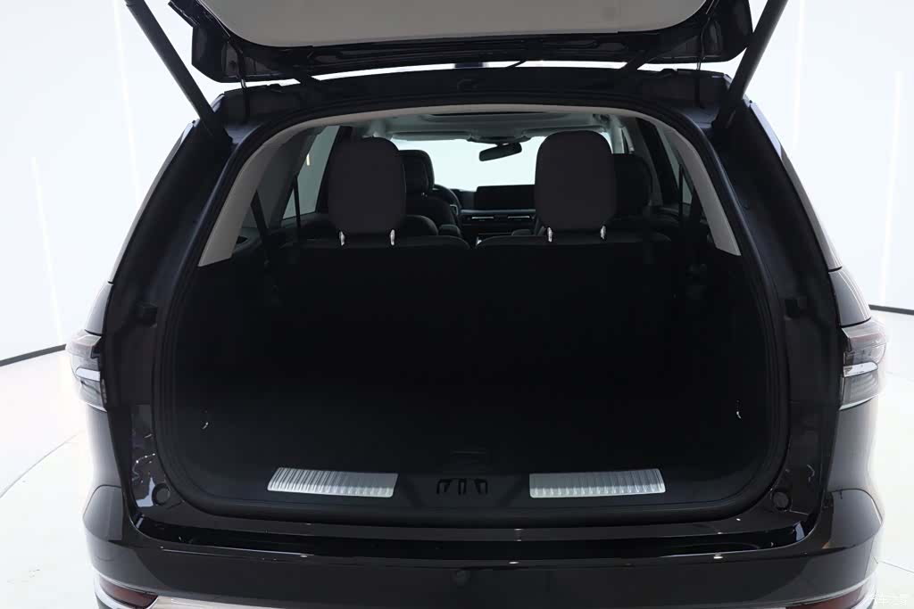 Lincoln Aviator, 2025 12