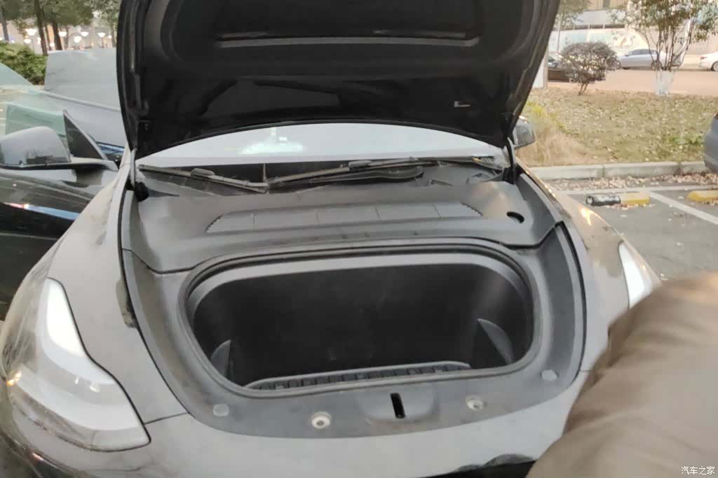 Tesla Model Y, 2022 10