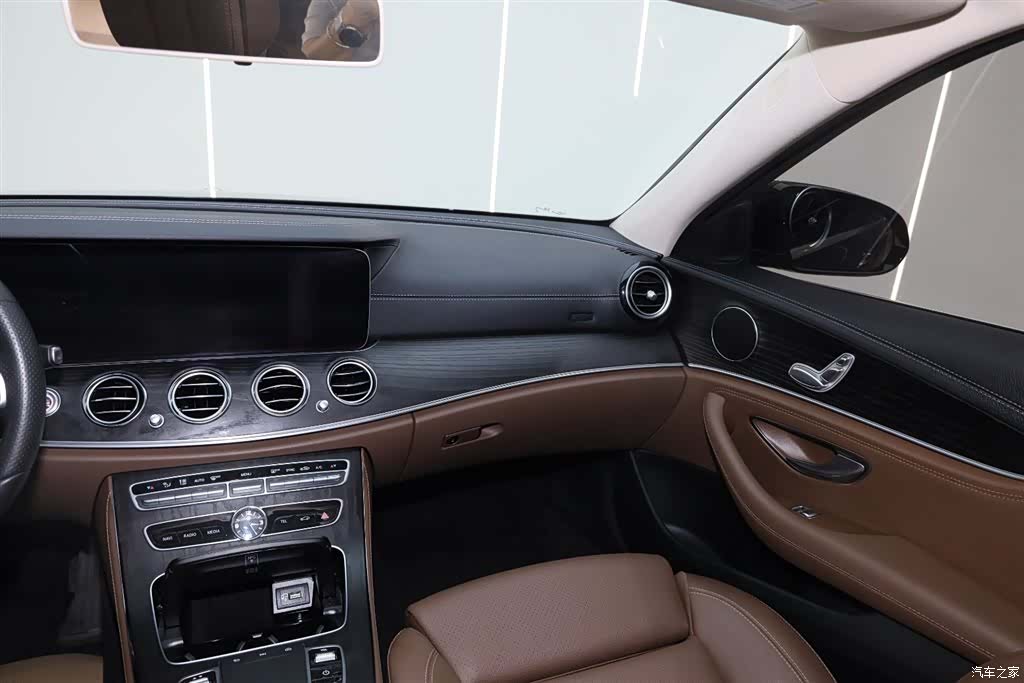 Mercedes-Benz E-Class, 2020 26