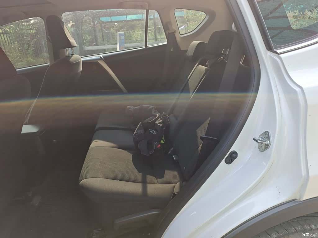 Toyota RAV4, 2017 15