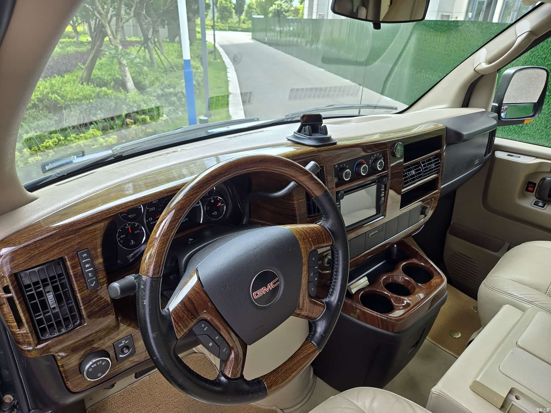 GMC SAVANA, 2013 17
