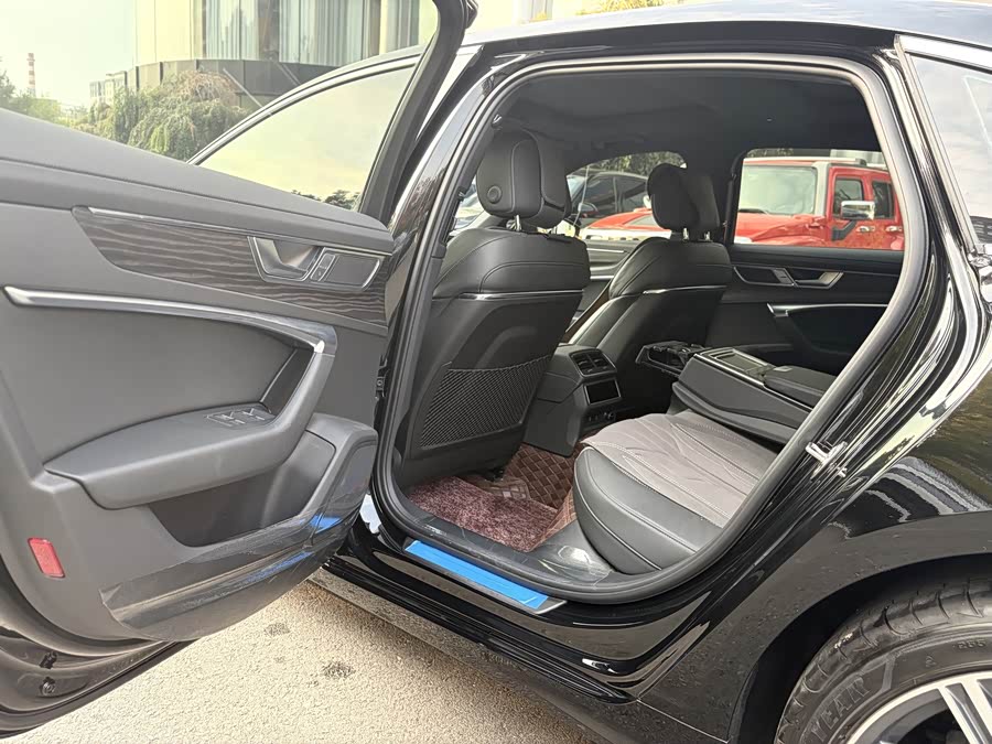 Audi A6L 2023, фото 8