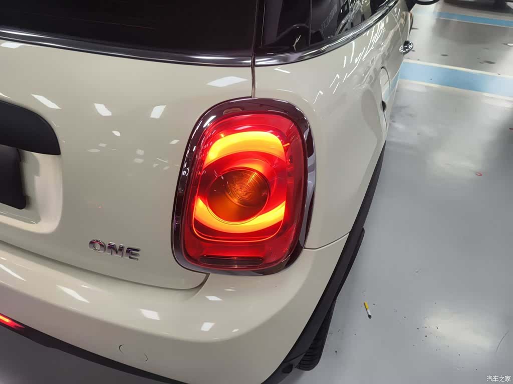 Mini ONE, 2019 24