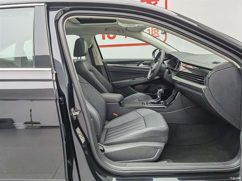 Volkswagen Passat, 2023 23