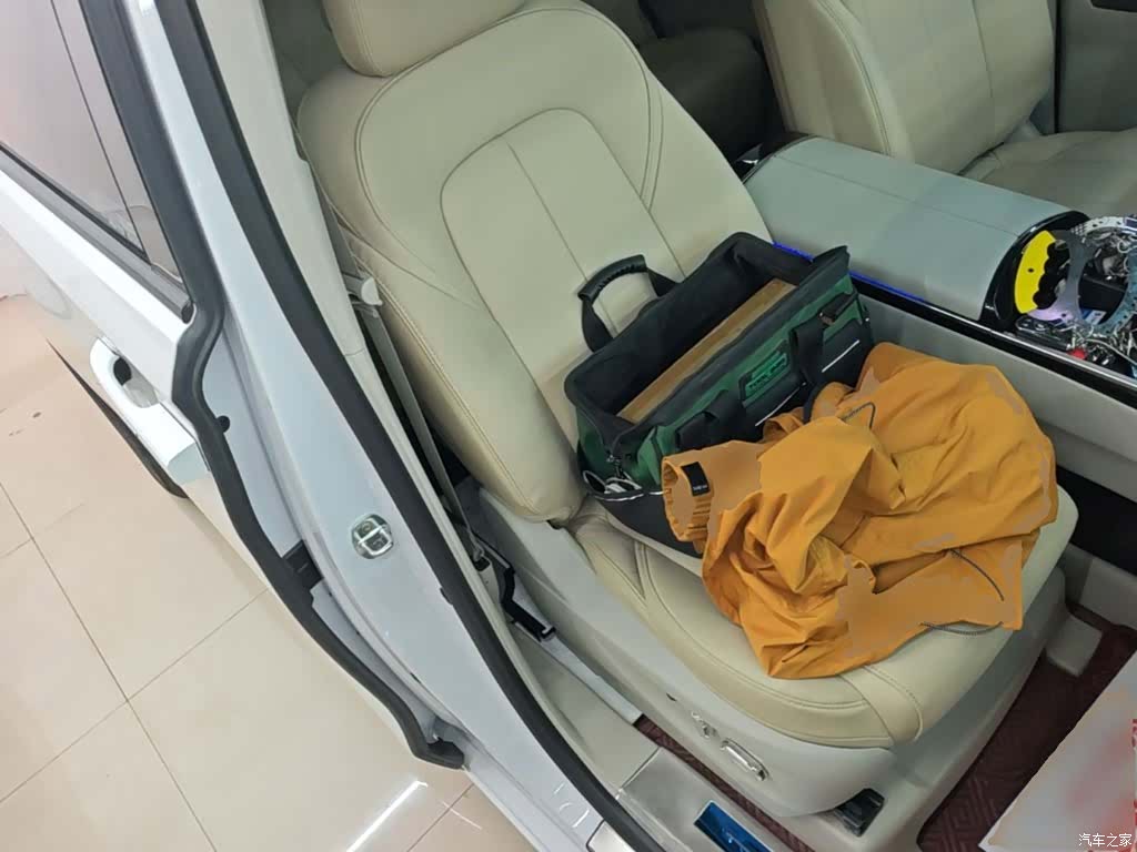 Buick GL8, 2023 25