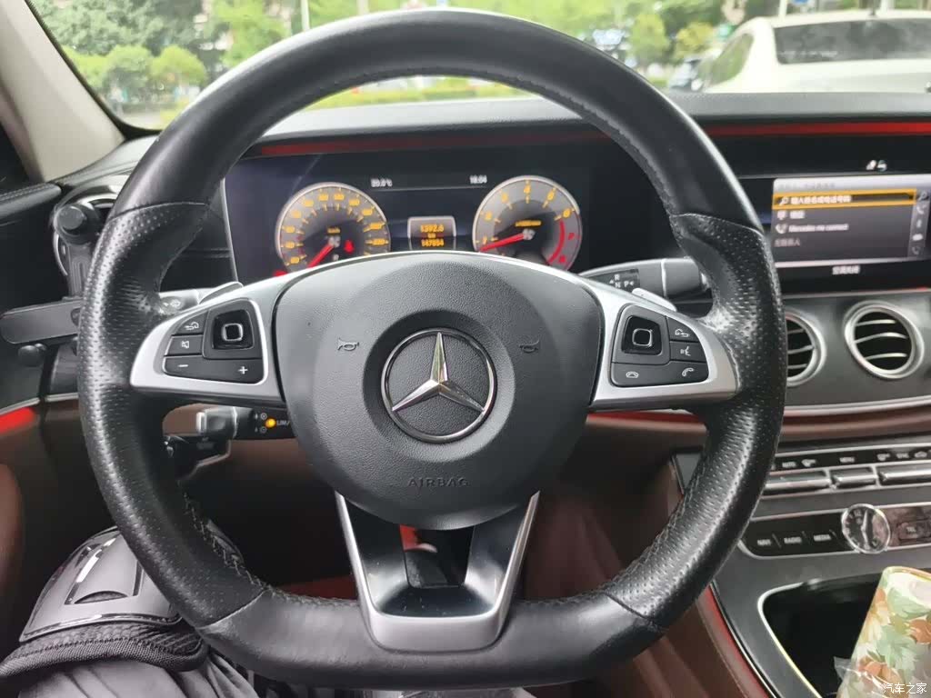Mercedes-Benz E-Class, 2018 3
