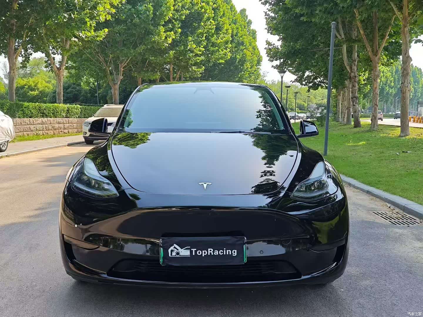 Tesla Model Y, 2023 2