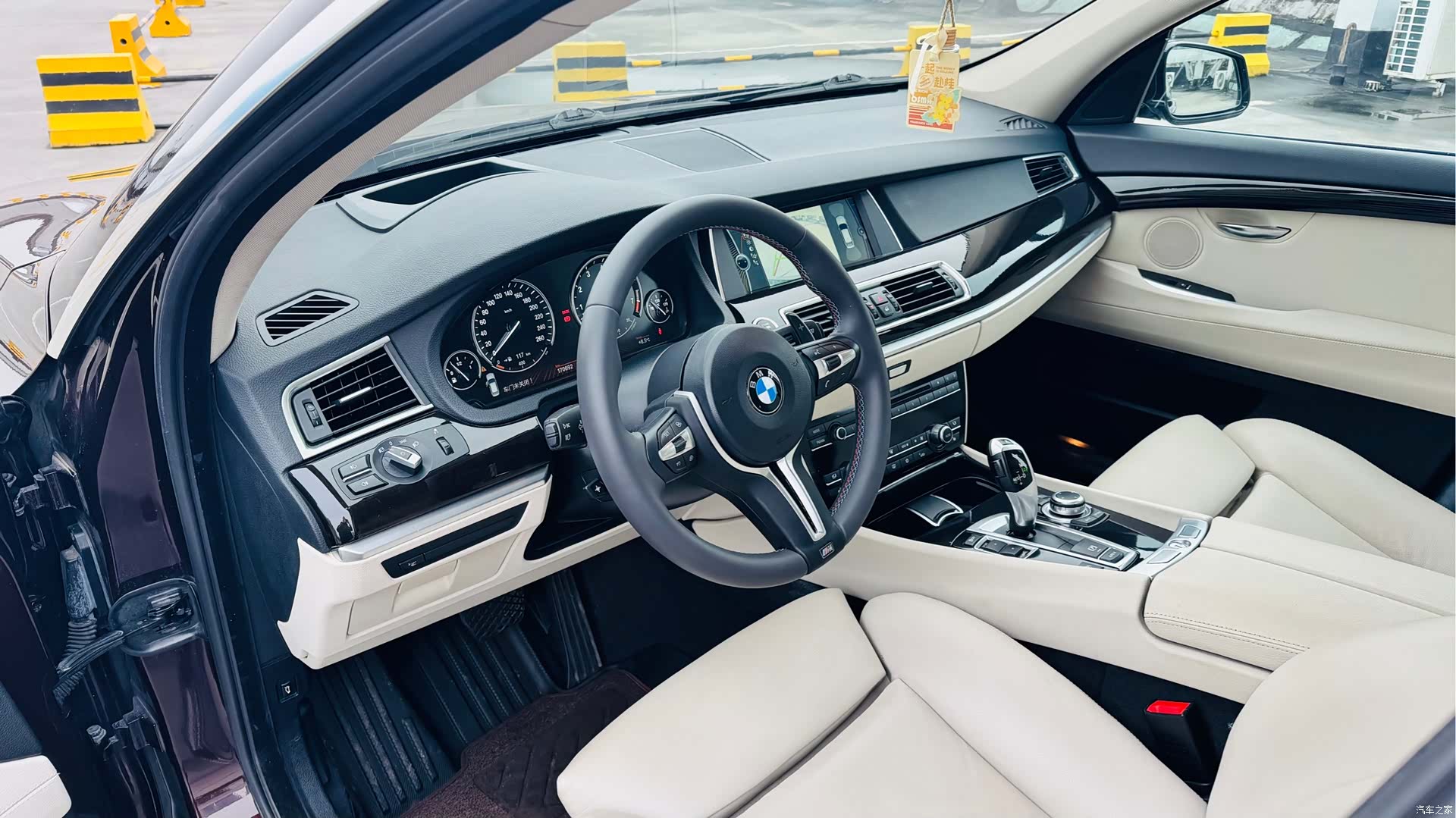 BMW 5 Series, 2011 10